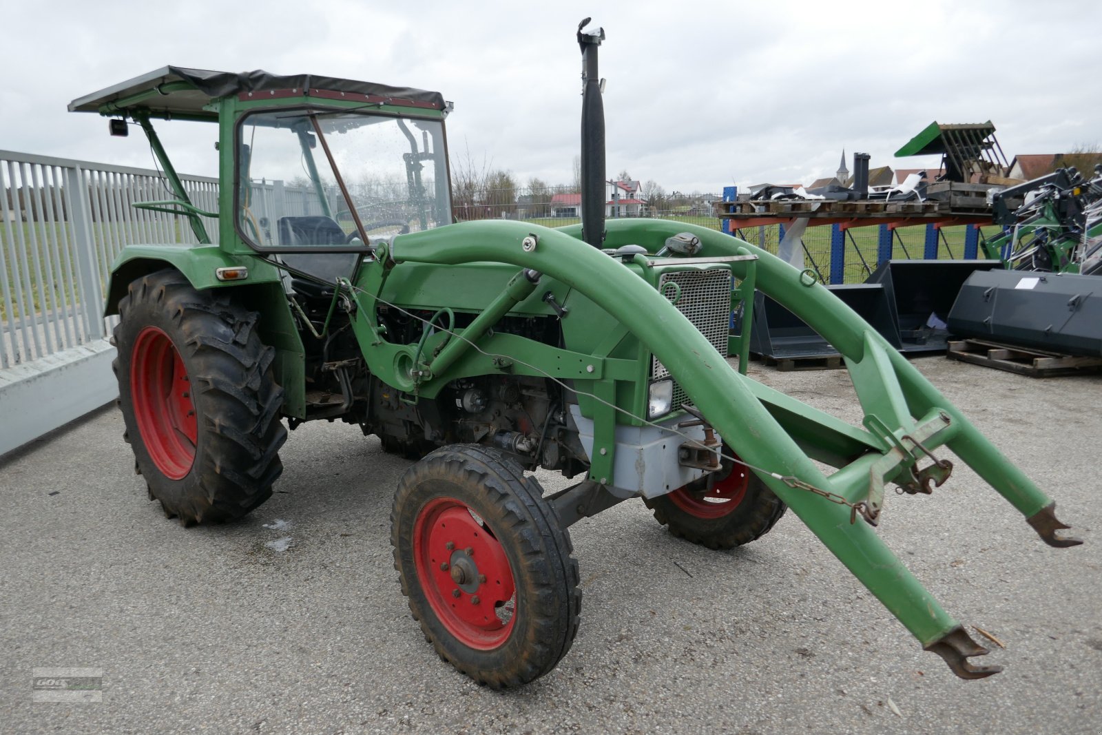 Traktor tip Fendt Farmer 4S Hinterrad mit Hydro-Lenkung und Frontlader. Technisch OK!, Gebrauchtmaschine in Langenzenn (Poză 2)