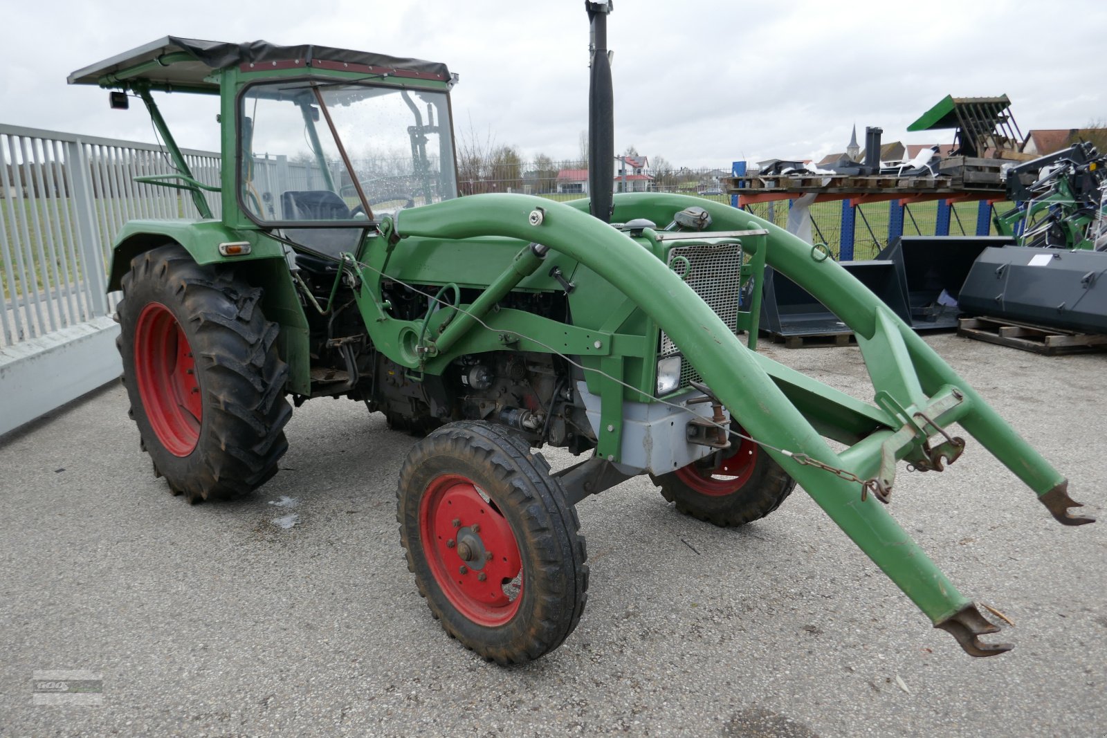 Traktor tip Fendt Farmer 4S Hinterrad mit Hydro-Lenkung und Frontlader. Technisch OK!, Gebrauchtmaschine in Langenzenn (Poză 3)