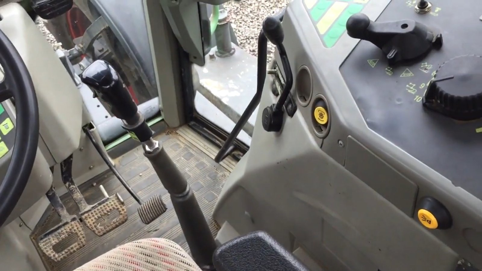 Traktor des Typs Fendt Favorit 512 C, Gebrauchtmaschine in Casic (Bild 7)