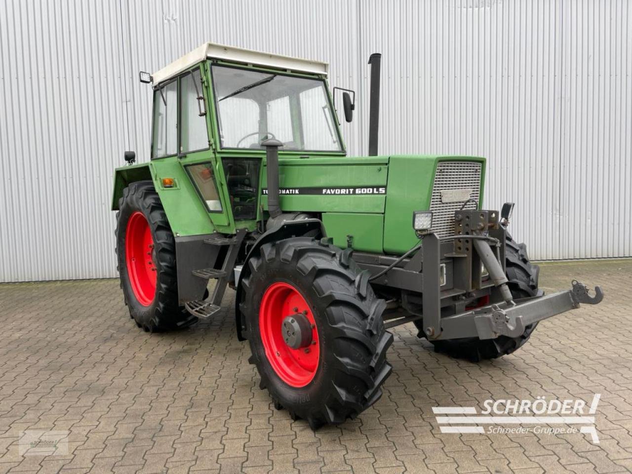 Traktor des Typs Fendt FAVORIT 600 LS, Gebrauchtmaschine in Wildeshausen (Bild 1)