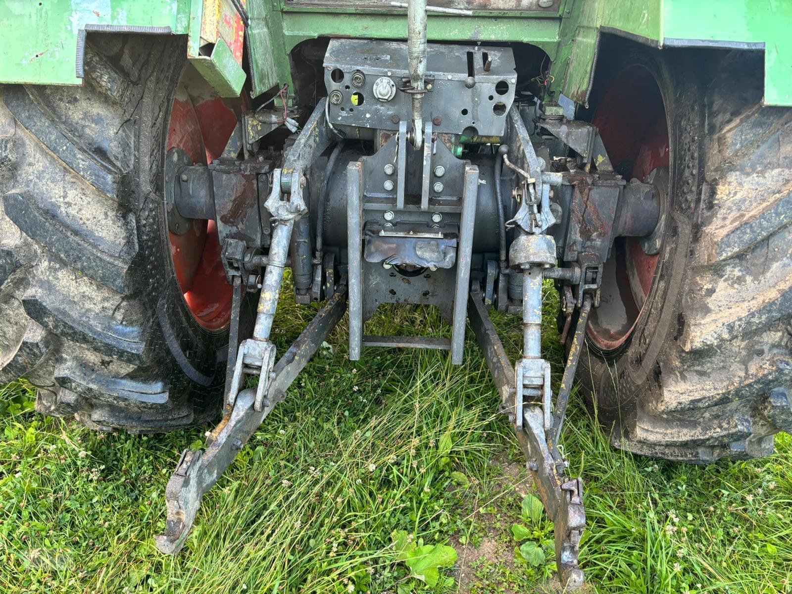 Traktor typu Fendt Favorit 611 LS, Gebrauchtmaschine w Ingelfingen-Stachenhausen (Zdjęcie 3)