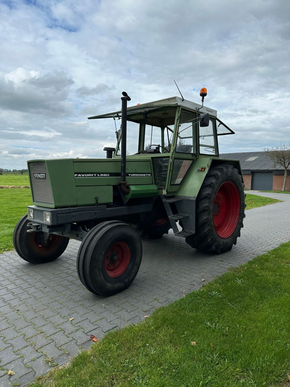 Traktor Türe ait Fendt Favorit 611 LS, Gebrauchtmaschine içinde zwolle (resim 2)