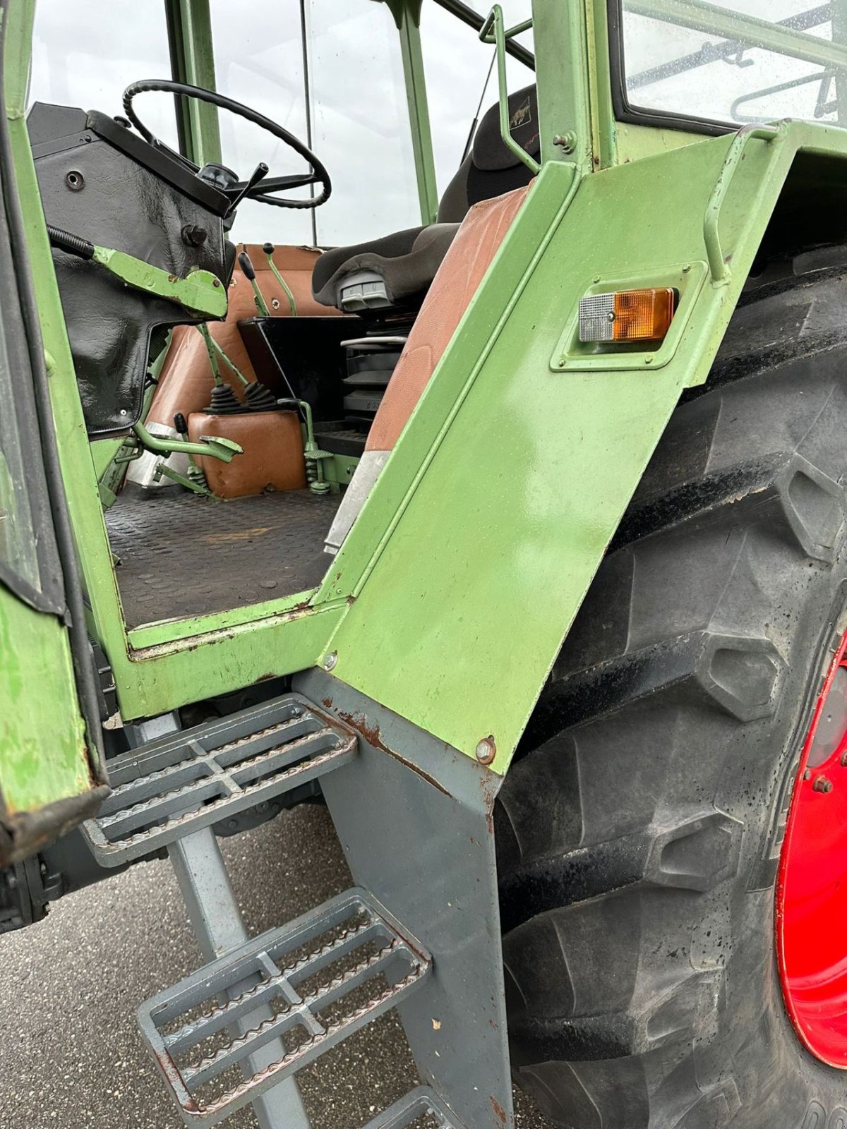 Traktor of the type Fendt Favorit 611 LS, Gebrauchtmaschine in zwolle (Picture 10)