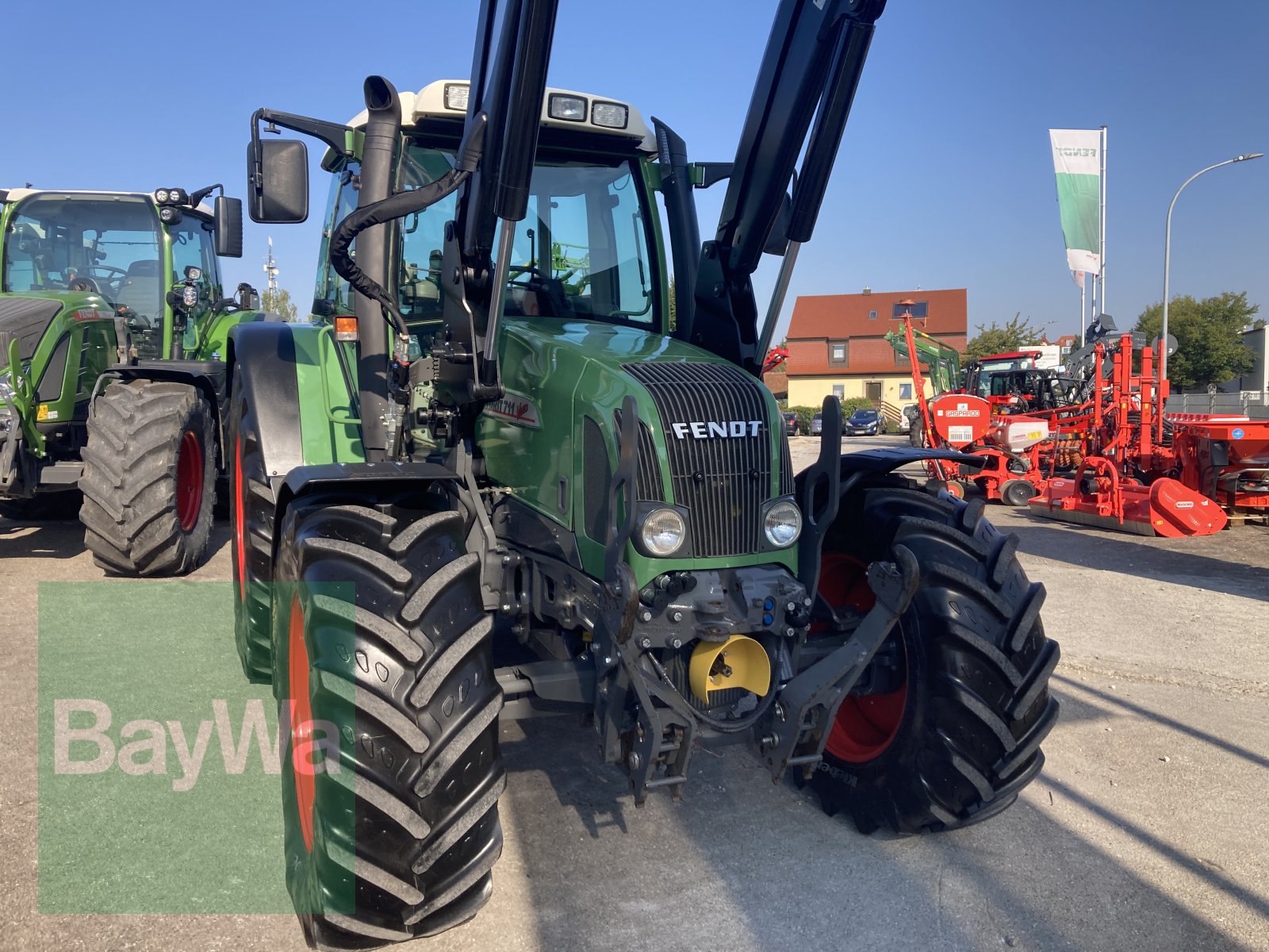 Traktor of the type Fendt Favorit 711 Vario COM I 1 + Quicke Frontlader Q6M, Gebrauchtmaschine in Dinkelsbühl (Picture 2)