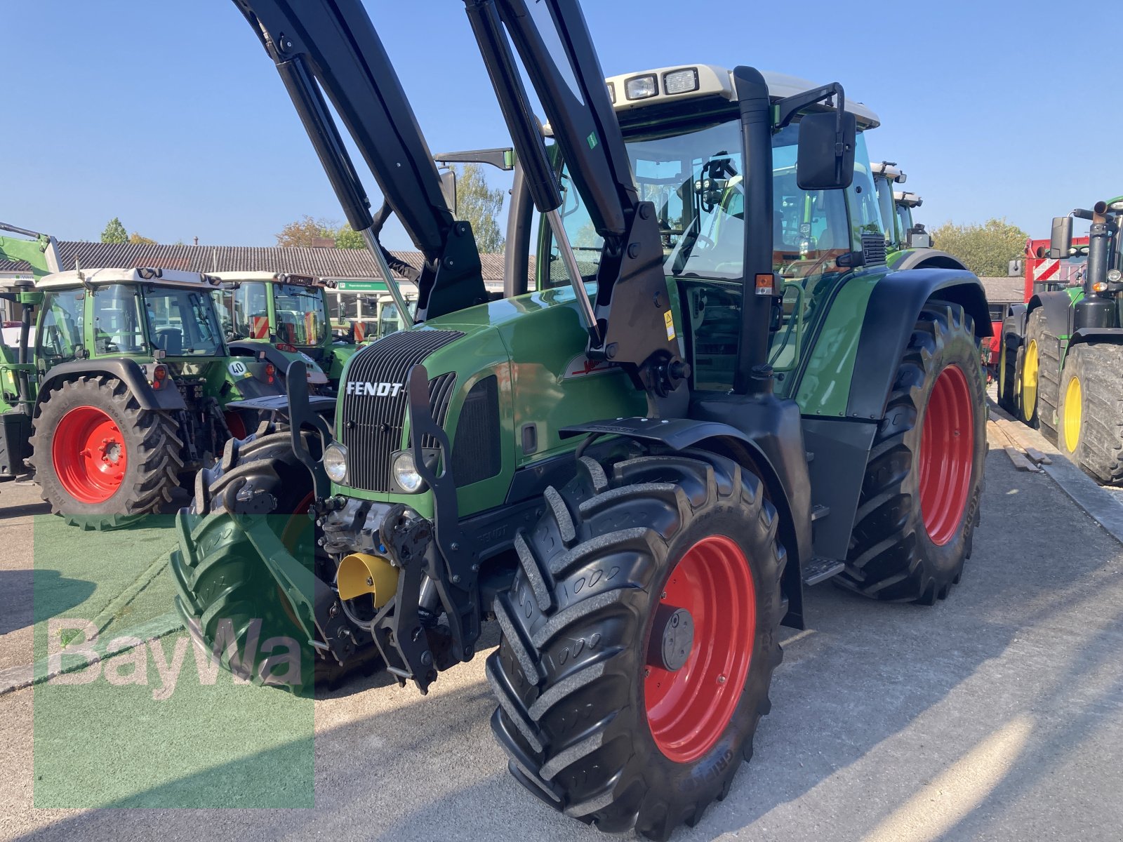 Traktor des Typs Fendt Favorit 711 Vario COM I 1 + Quicke Frontlader Q6M, Gebrauchtmaschine in Dinkelsbühl (Bild 4)