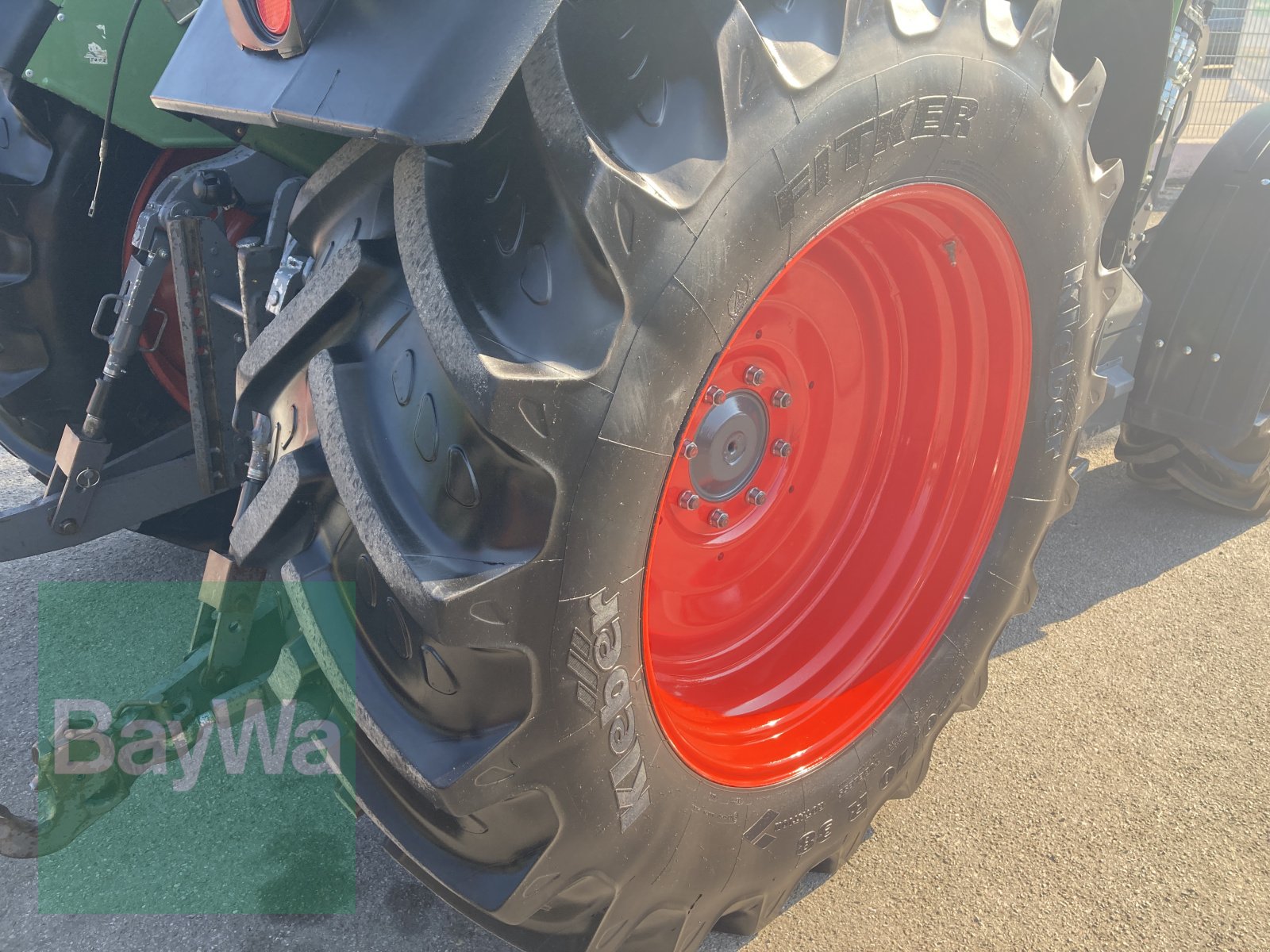 Traktor типа Fendt Favorit 711 Vario COM I 1 + Quicke Frontlader Q6M, Gebrauchtmaschine в Dinkelsbühl (Фотография 16)