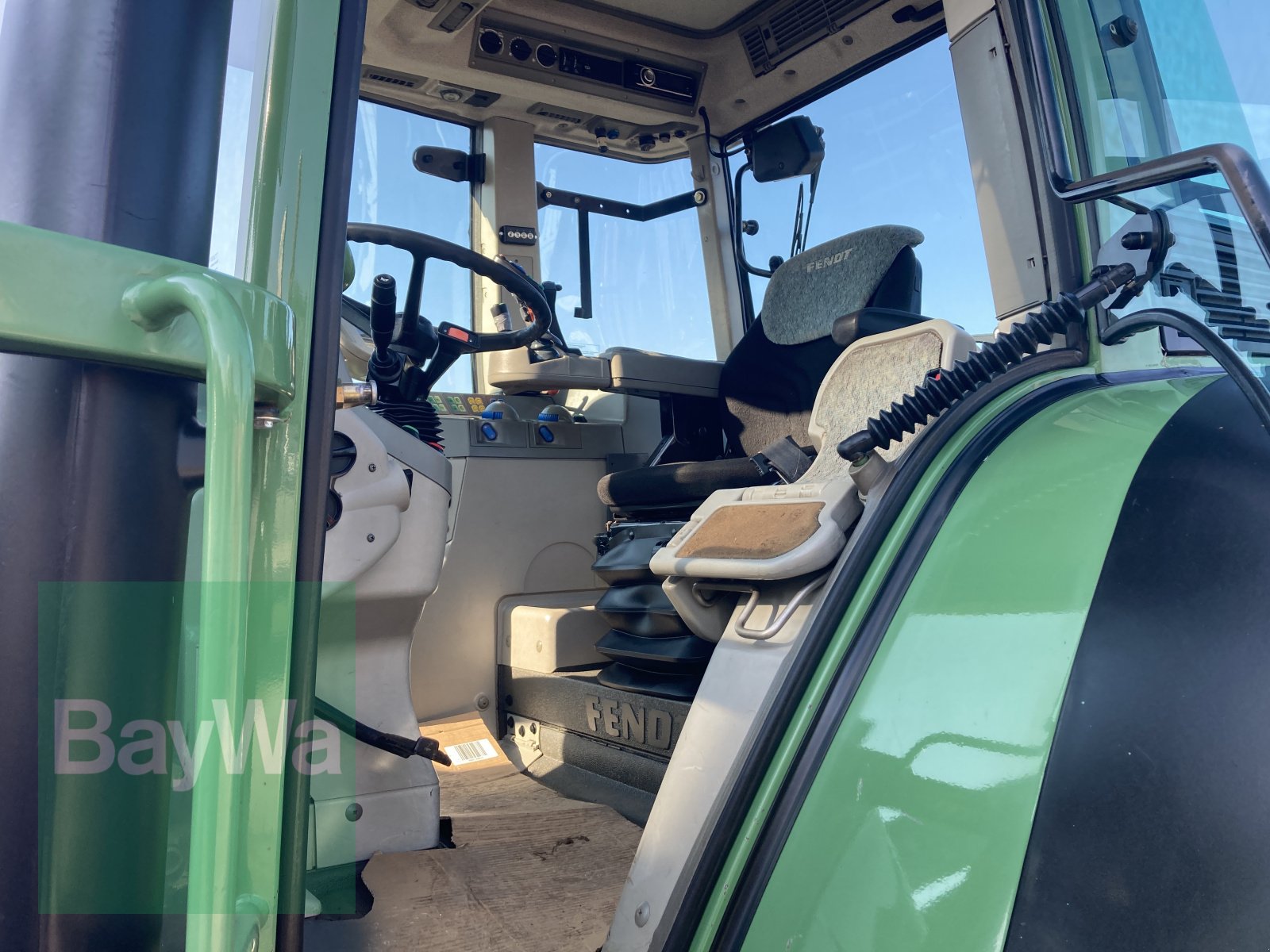 Traktor typu Fendt Favorit 711 Vario COM I 1 + Quicke Frontlader Q6M, Gebrauchtmaschine w Dinkelsbühl (Zdjęcie 20)