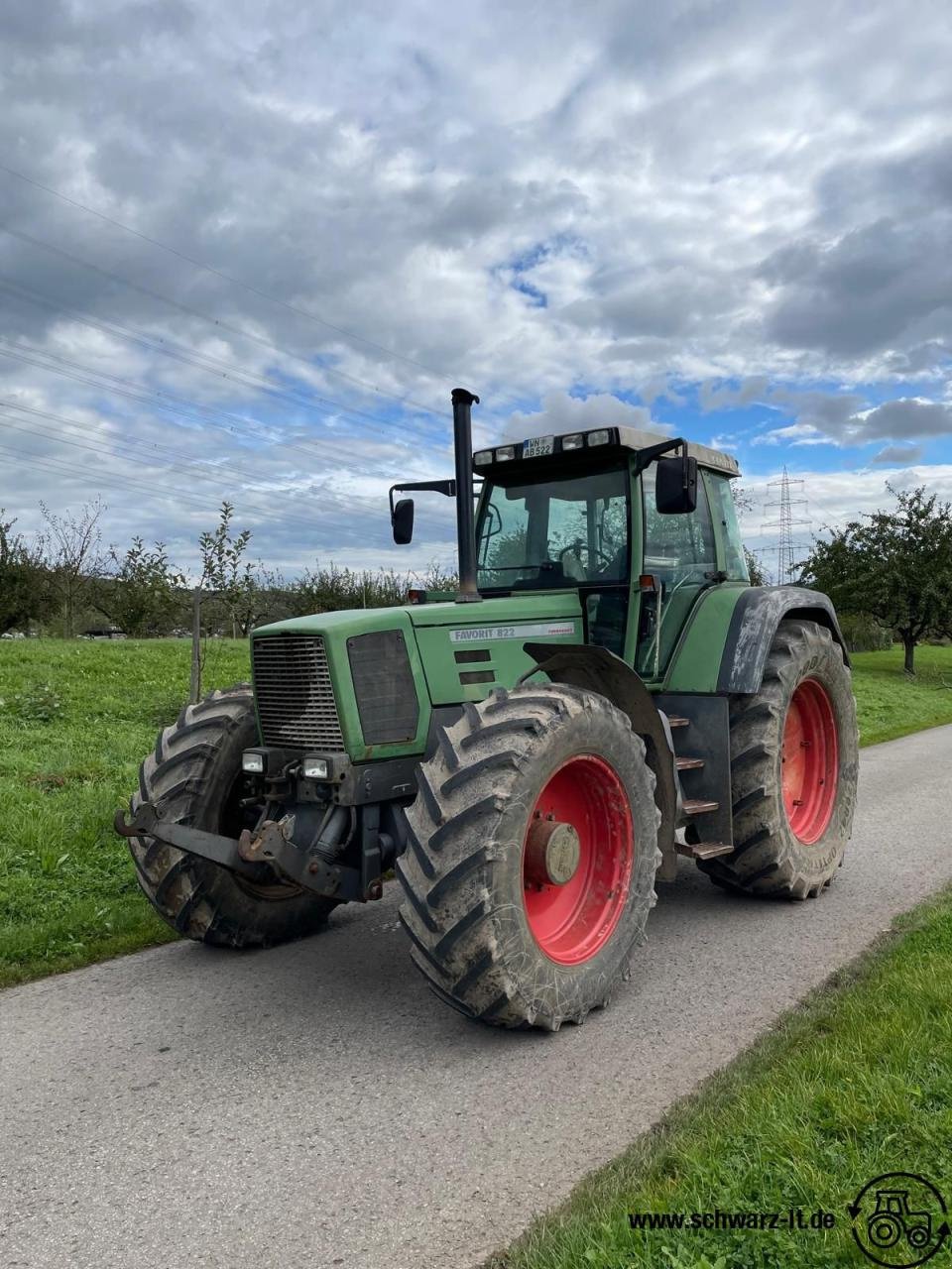 Traktor des Typs Fendt Favorit 822, Gebrauchtmaschine in Aspach (Bild 2)