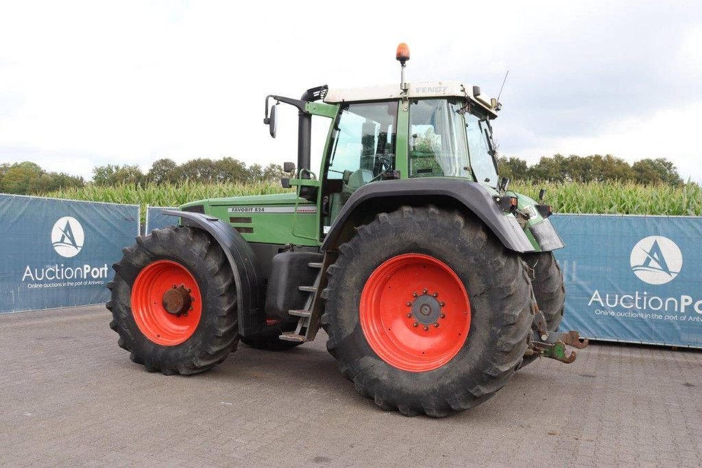 Traktor Türe ait Fendt Favorit 824, Gebrauchtmaschine içinde Antwerpen (resim 3)