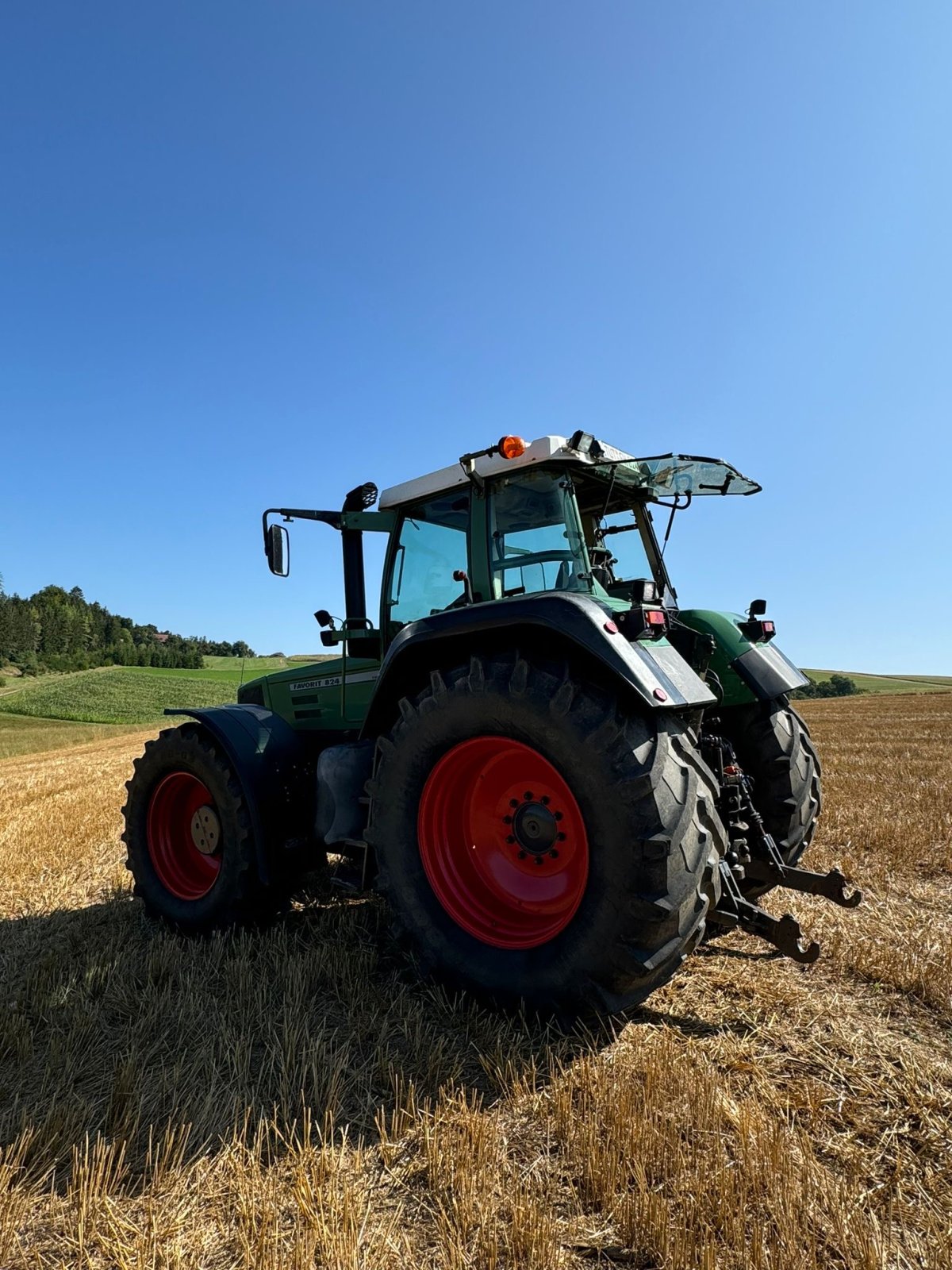 Traktor του τύπου Fendt Favorit 824, Gebrauchtmaschine σε Mühlhausen-Ehingen (Φωτογραφία 2)