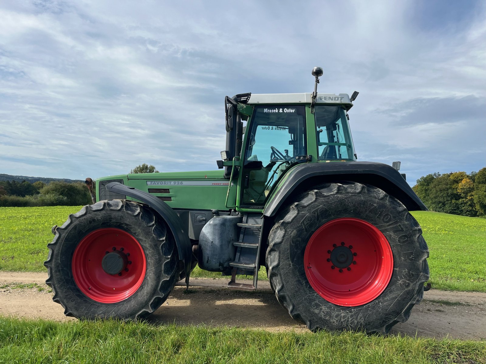 Traktor a típus Fendt Favorit 926 Vario, Gebrauchtmaschine ekkor: Treuchtlingen (Kép 3)