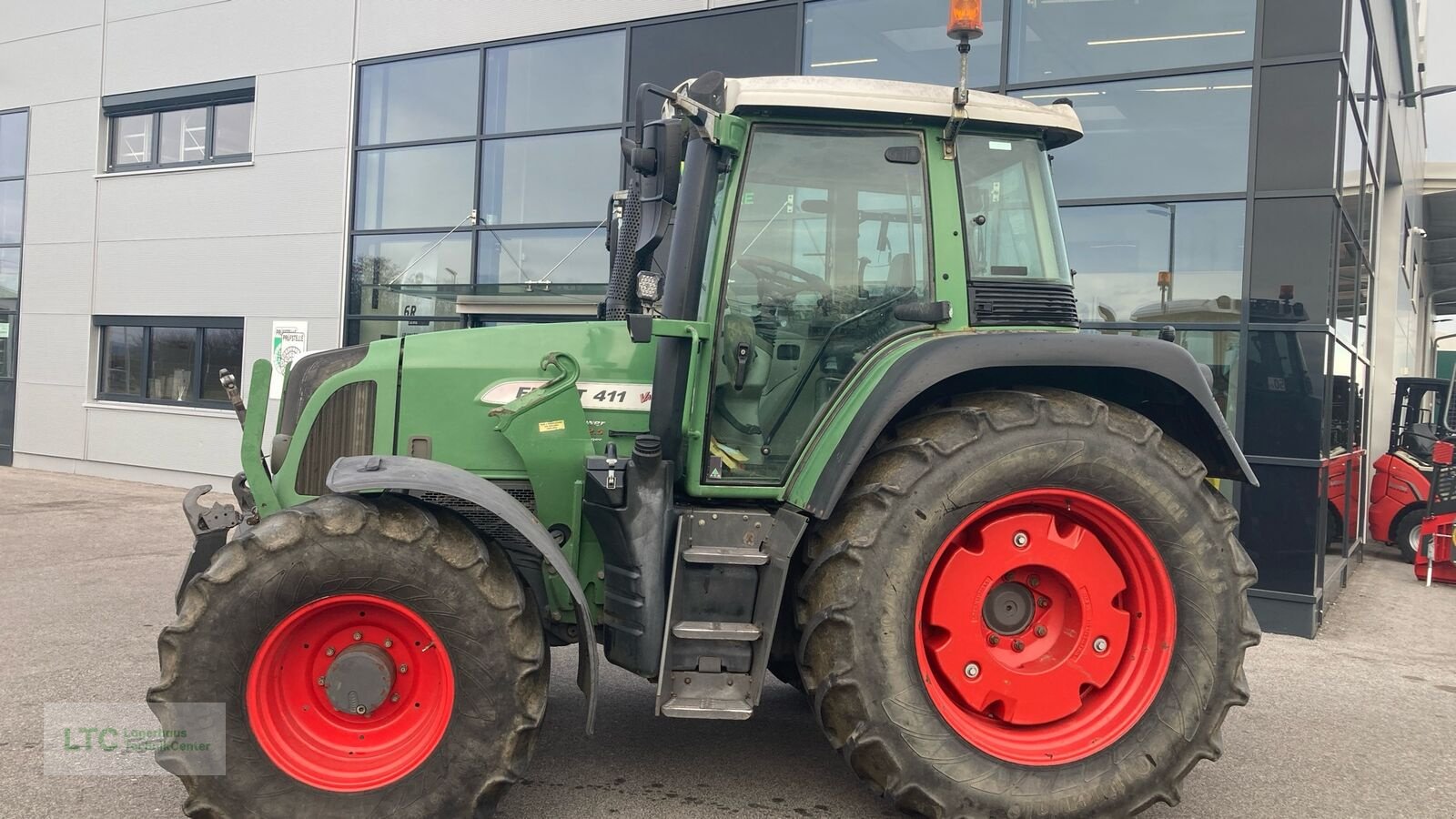 Traktor of the type Fendt Fendt 411 Vario (84 kW), Gebrauchtmaschine in Eggendorf (Picture 10)