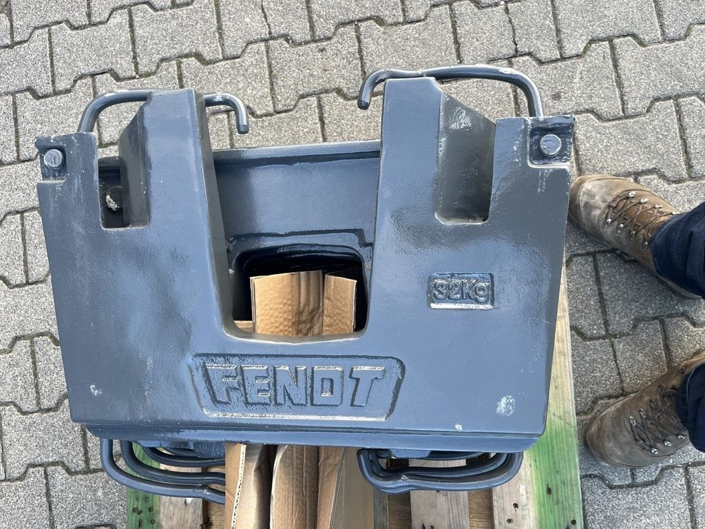 Traktor des Typs Fendt Frontgewicht / bumper, Gebrauchtmaschine in Hapert (Bild 1)