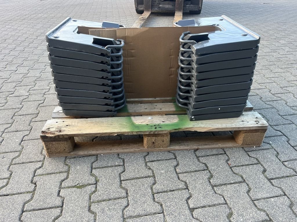 Traktor van het type Fendt Frontgewicht / bumper, Gebrauchtmaschine in Hapert (Foto 5)