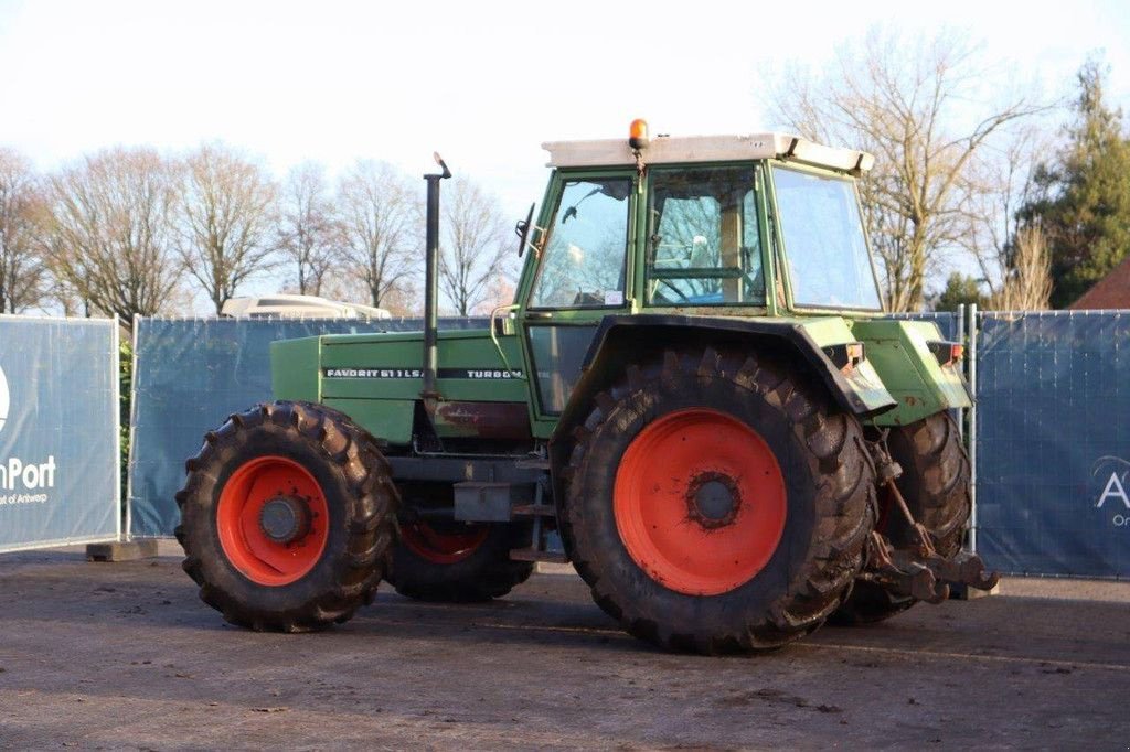 Traktor van het type Fendt FWA 382 S, Gebrauchtmaschine in Antwerpen (Foto 3)