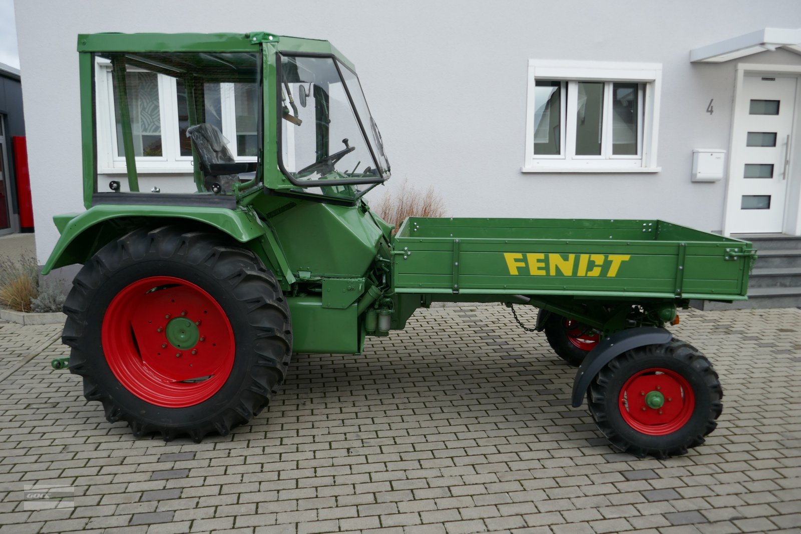 Traktor tip Fendt Geräteträger F250 GTS. Mit Verdeckkabine, Servolenkung und Ladepritsche, Gebrauchtmaschine in Langenzenn (Poză 2)