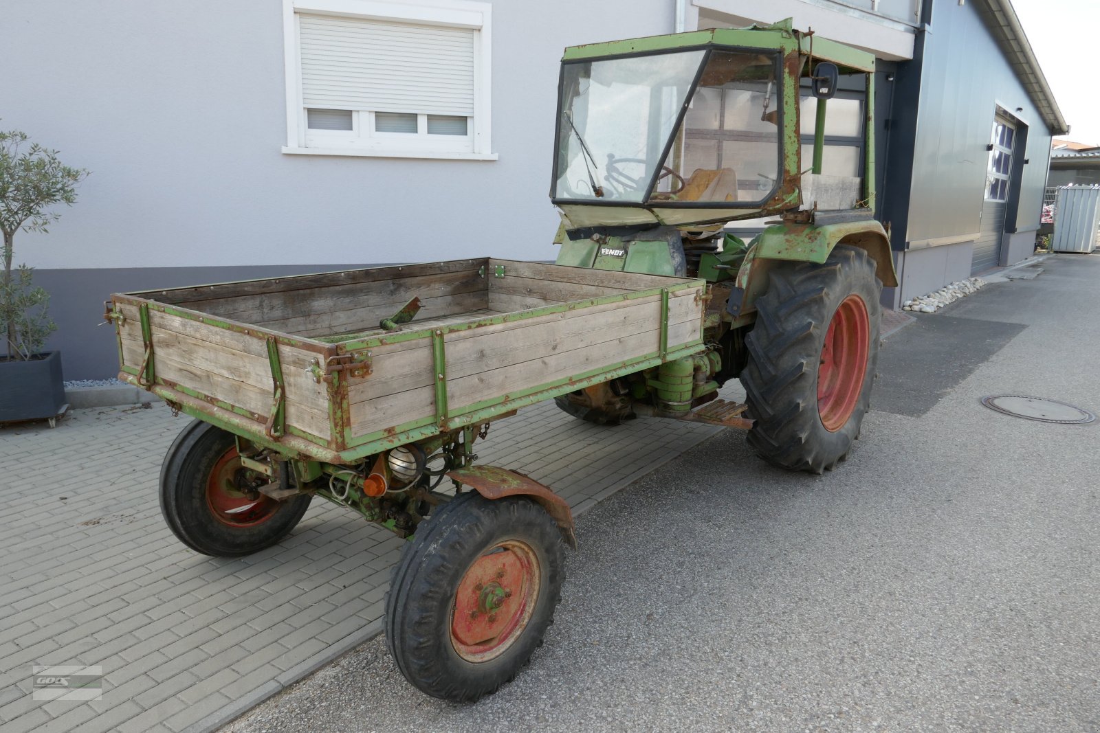 Traktor del tipo Fendt Geräteträger F250GTS mit Servolenkung, Frontlader und Ladepritsche., Gebrauchtmaschine In Langenzenn (Immagine 2)