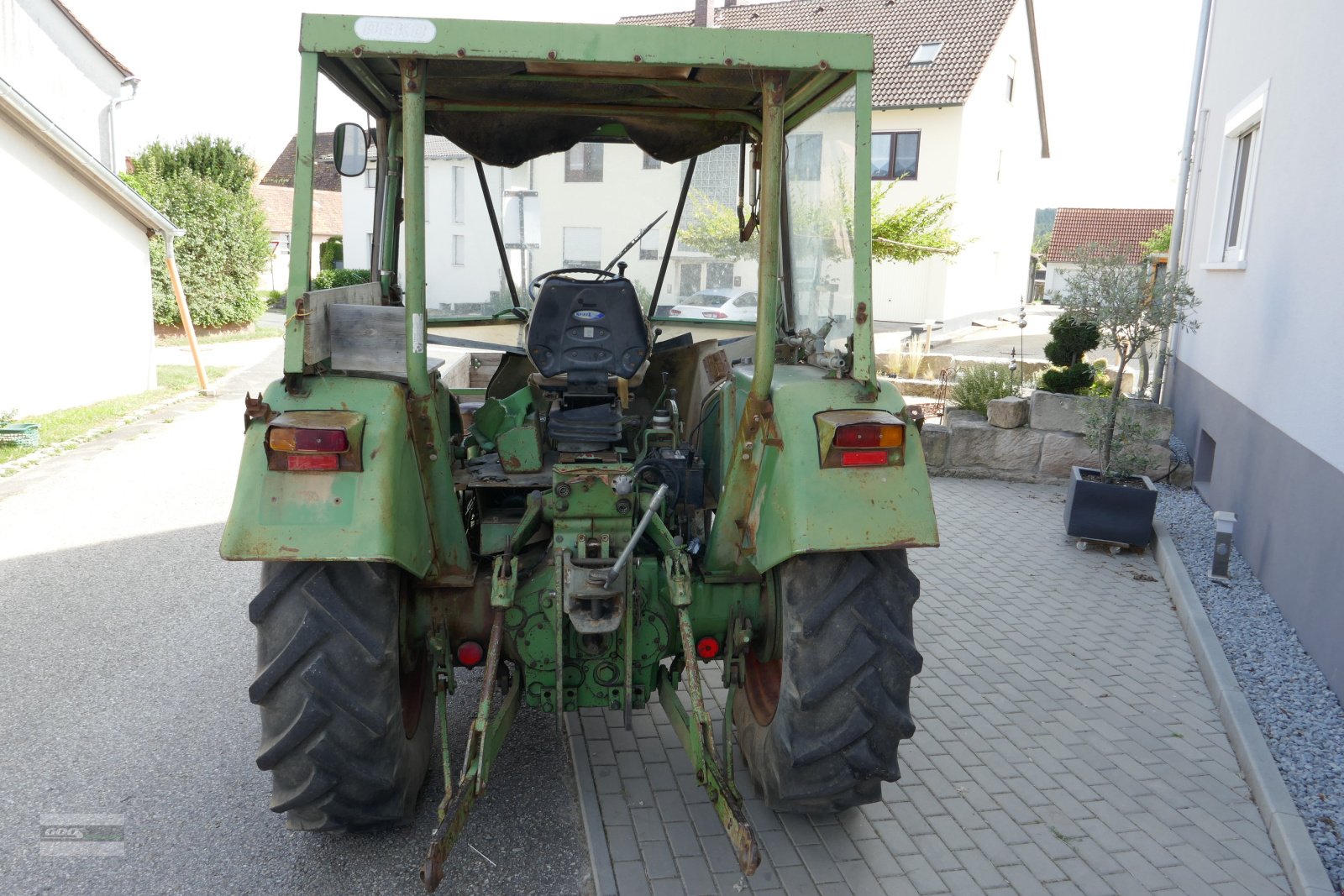 Traktor des Typs Fendt Geräteträger F250GTS mit Servolenkung, Frontlader und Ladepritsche., Gebrauchtmaschine in Langenzenn (Bild 4)