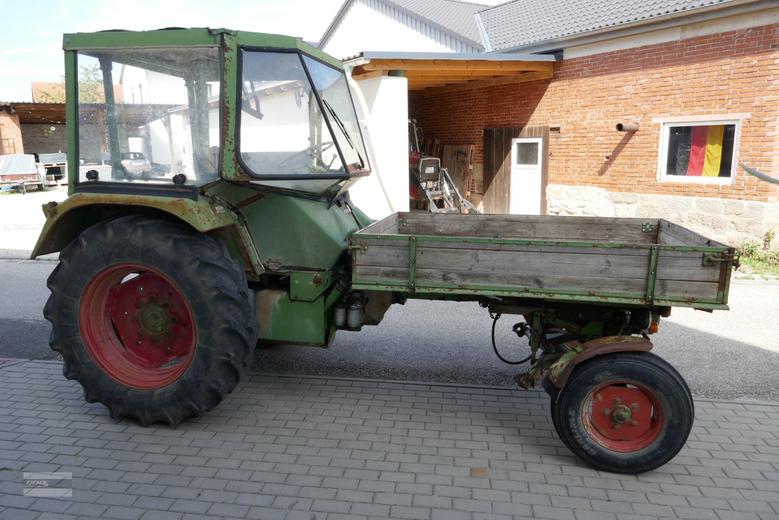 Traktor of the type Fendt Geräteträger F250GTS mit Servolenkung, Frontlader und Ladepritsche., Gebrauchtmaschine in Langenzenn (Picture 7)