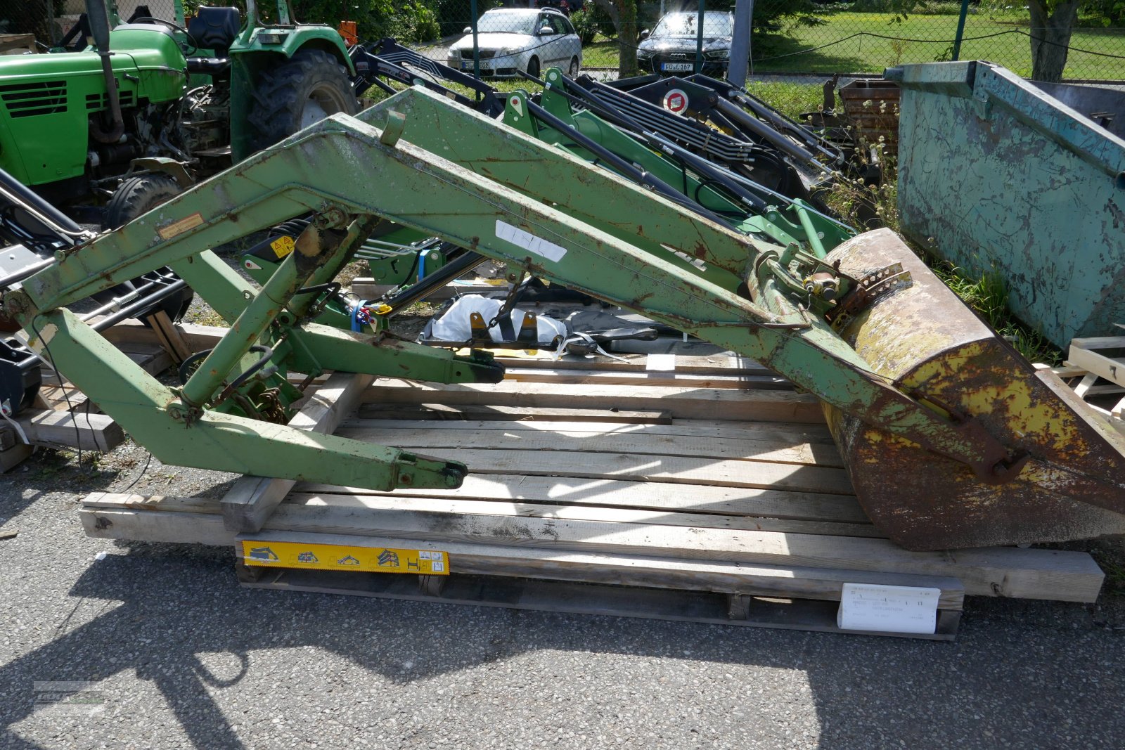 Traktor a típus Fendt Geräteträger F250GTS mit Servolenkung, Frontlader und Ladepritsche., Gebrauchtmaschine ekkor: Langenzenn (Kép 10)