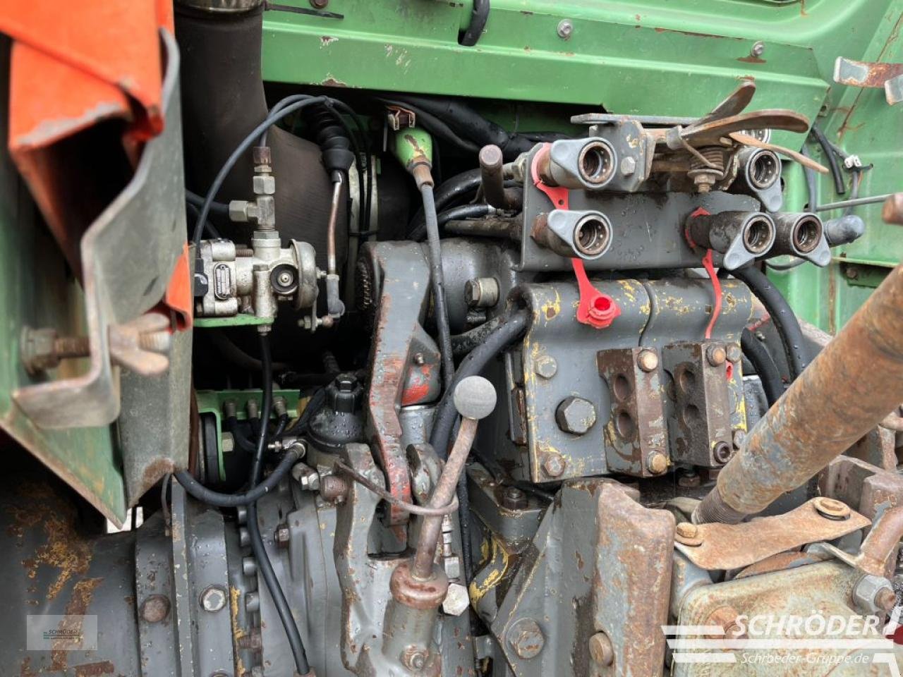 Traktor van het type Fendt GT 380, Gebrauchtmaschine in Leizen (Foto 8)