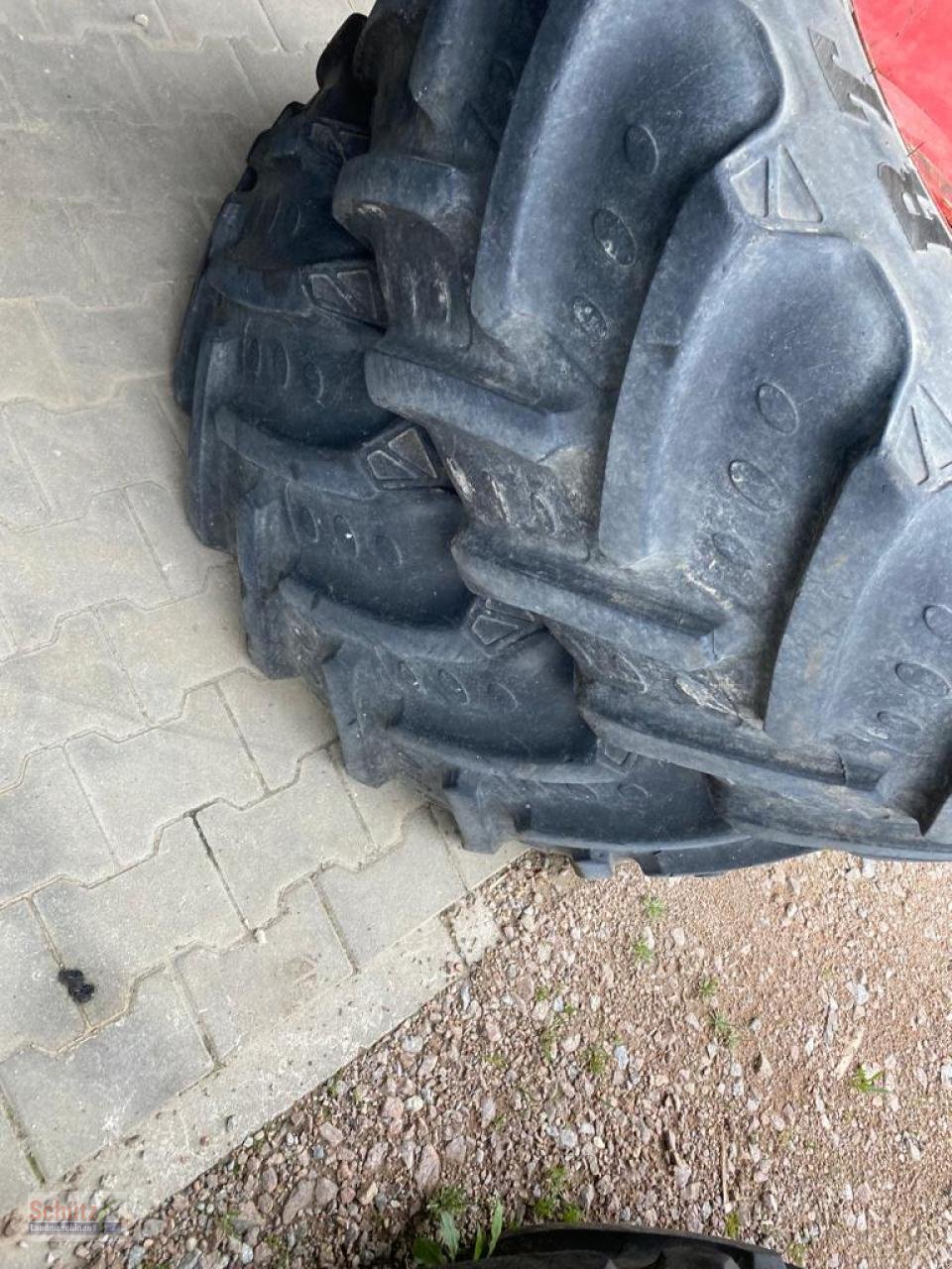 Traktor des Typs Fendt Komplettrad 420/70 R28 und 520/70 R38, Gebrauchtmaschine in Schierling (Bild 1)