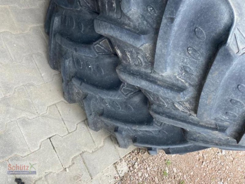 Traktor des Typs Fendt Komplettrad 420/70 R28 und 520/70 R38, Gebrauchtmaschine in Schierling (Bild 1)