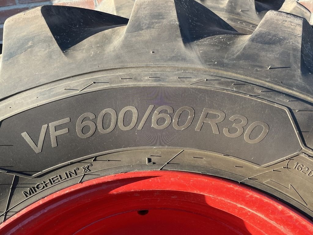 Traktor tipa Fendt Michelin VF 710/60R42- VF 600/60R30, Gebrauchtmaschine u Hapert (Slika 10)