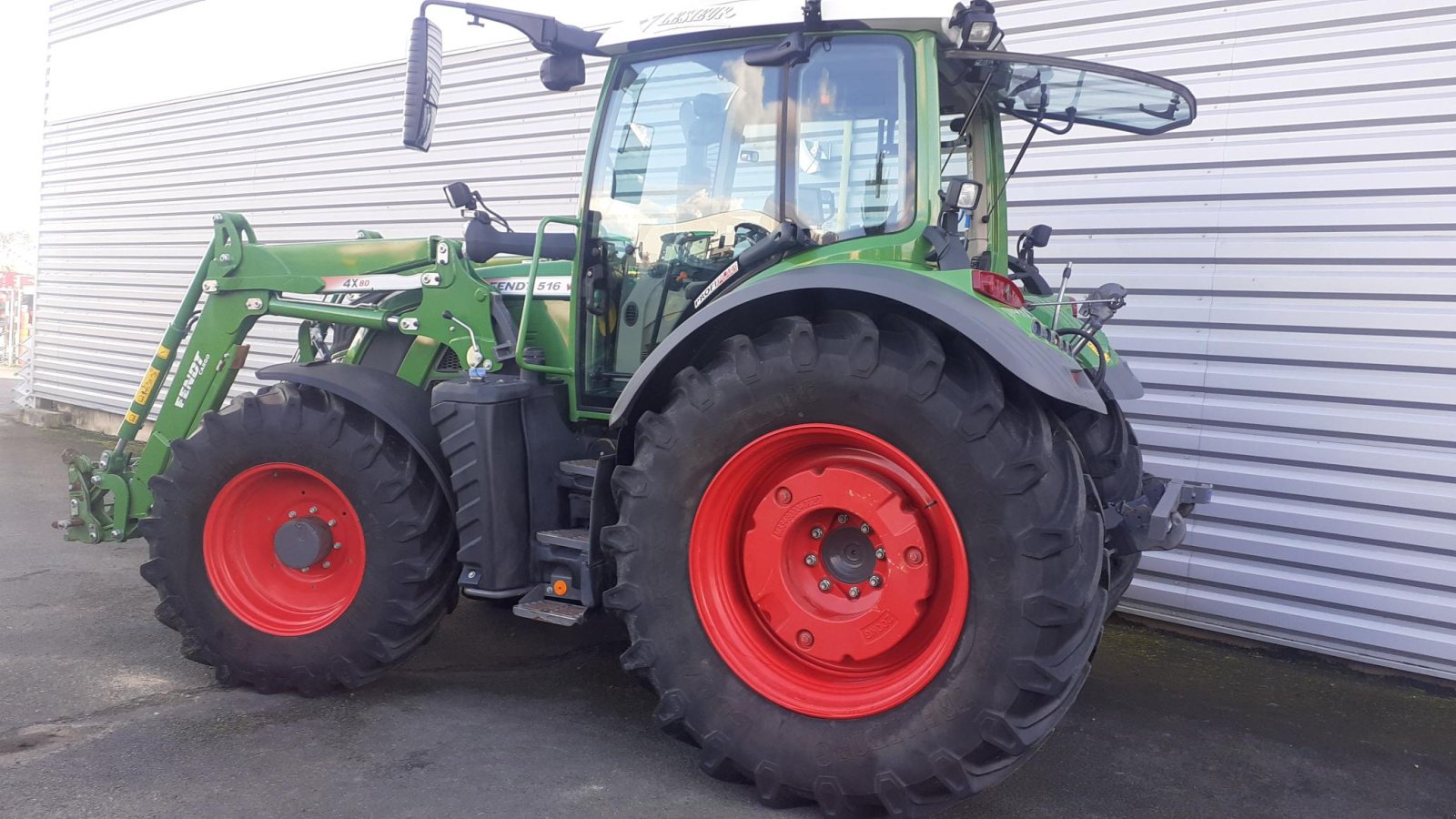 Traktor typu Fendt TRACTEUR OCC, Gebrauchtmaschine v Les Touches (Obrázek 3)