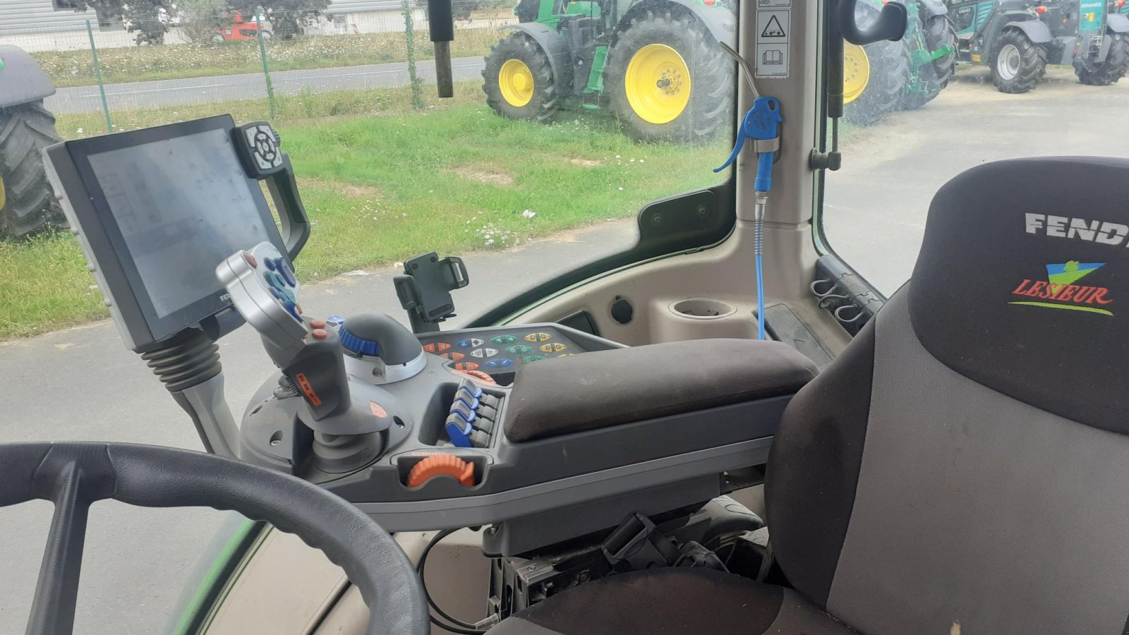 Traktor des Typs Fendt TRACTEUR OCC, Gebrauchtmaschine in Les Touches (Bild 6)