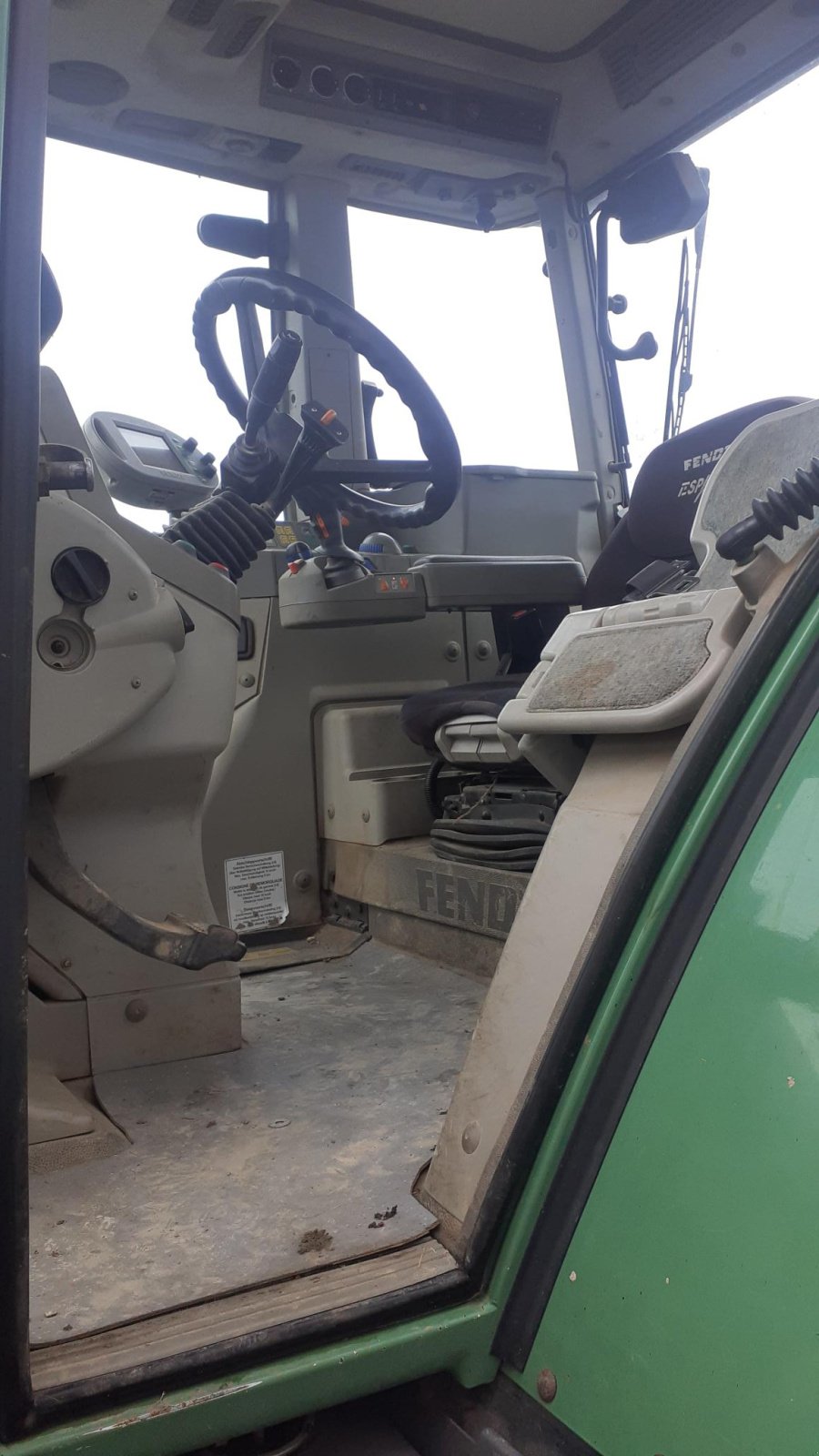 Traktor tipa Fendt TRACTEUR OCC, Gebrauchtmaschine u Les Touches (Slika 5)