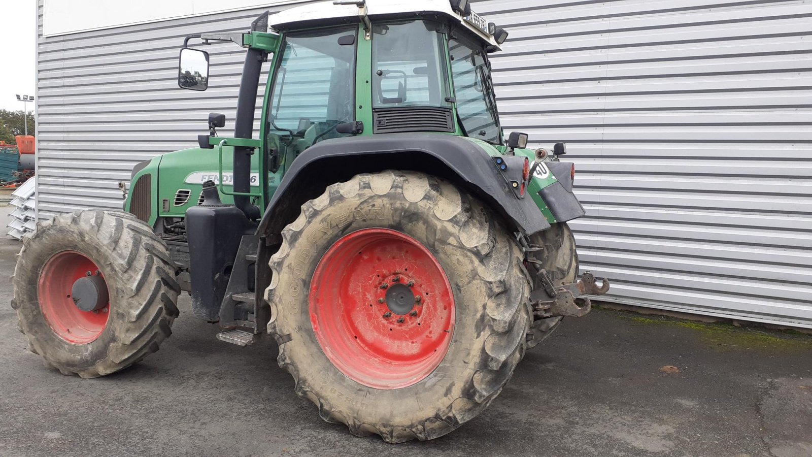 Traktor del tipo Fendt TRACTEUR OCC, Gebrauchtmaschine en Les Touches (Imagen 4)