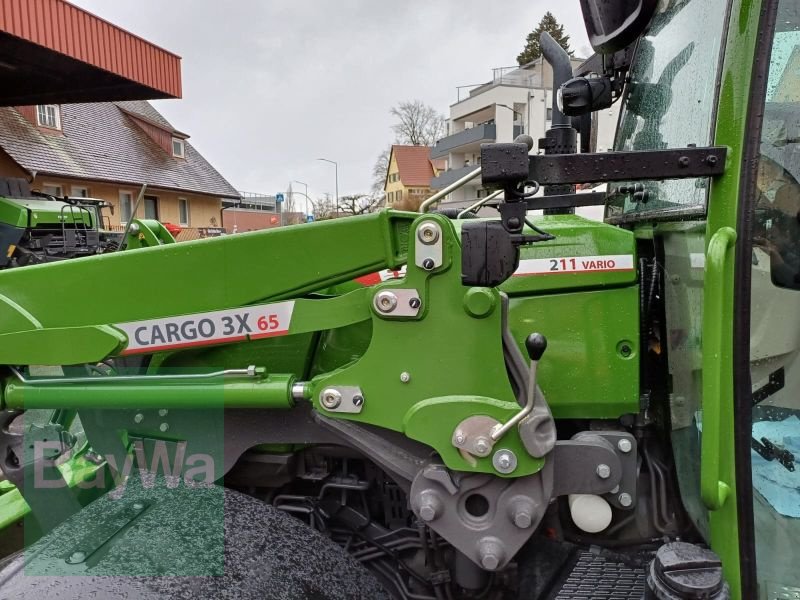 Traktor van het type Fendt TRAKTOR 211 S VARIO GEN3, Gebrauchtmaschine in Schwäbisch Gmünd - Herlikofen (Foto 5)