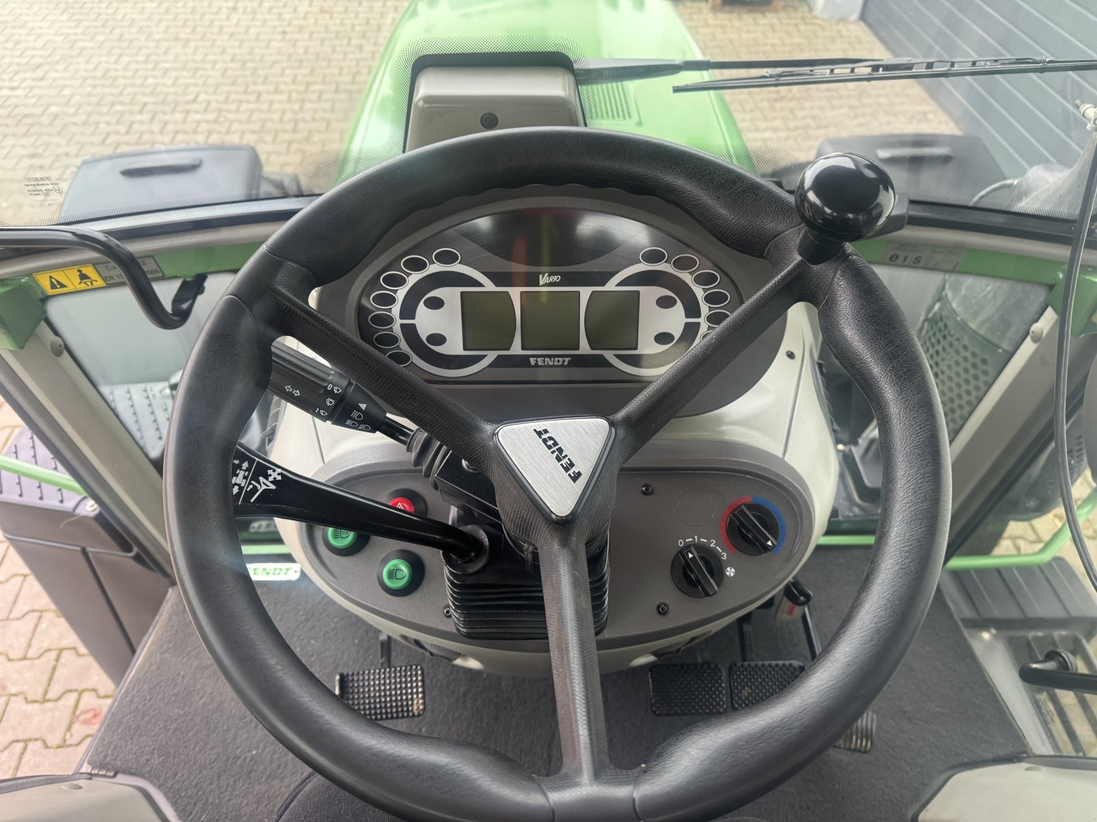 Traktor des Typs Fendt Vario 312, Gebrauchtmaschine in Bogen (Bild 9)