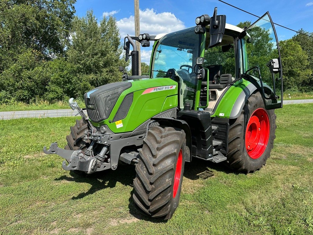 Traktor van het type Fendt Vario 313 Profi, Gebrauchtmaschine in Liebenwalde (Foto 2)