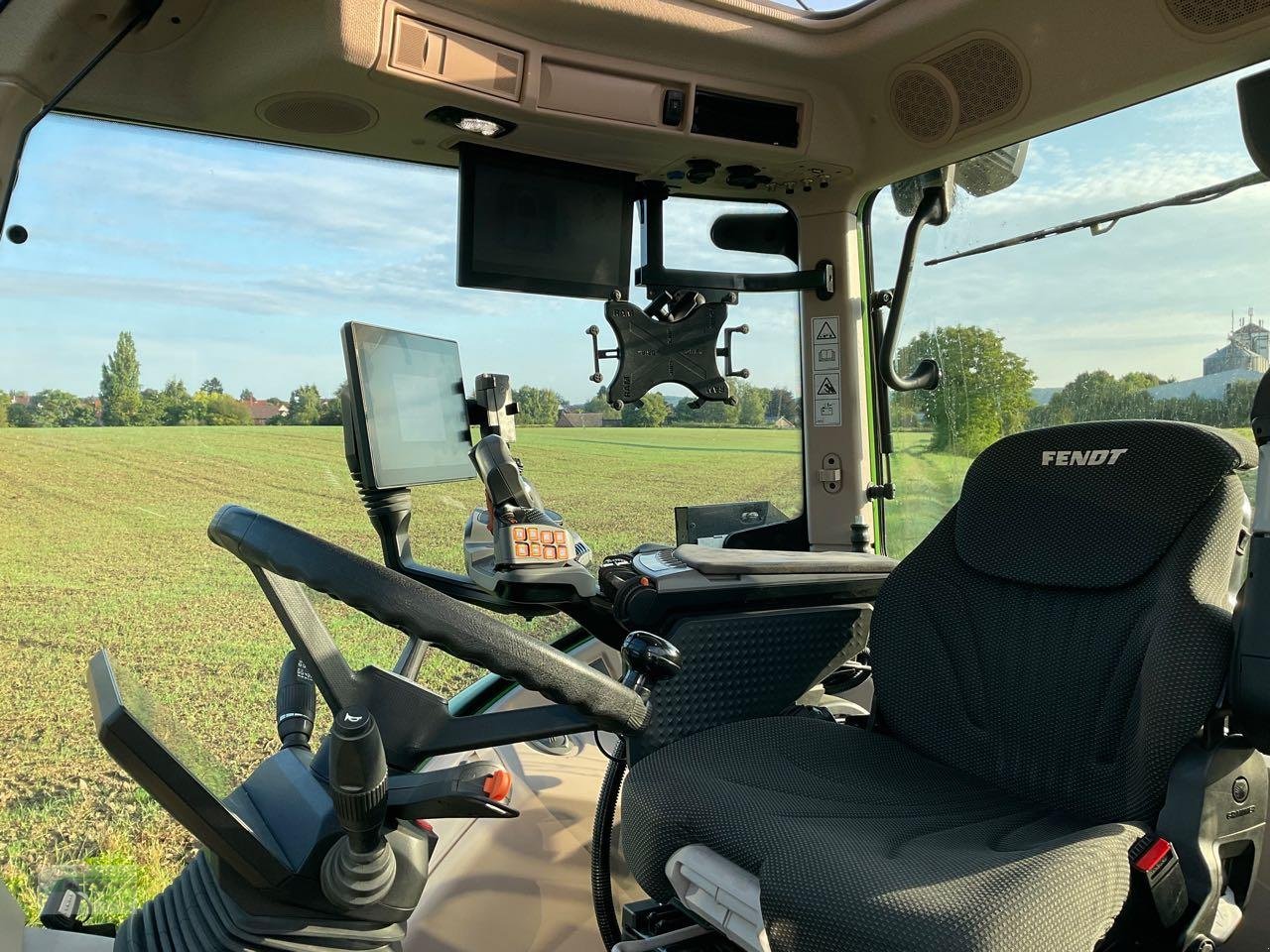 Traktor typu Fendt Vario 718 Gen. 6 Profi Plus, Gebrauchtmaschine v Coppenbruegge (Obrázek 4)