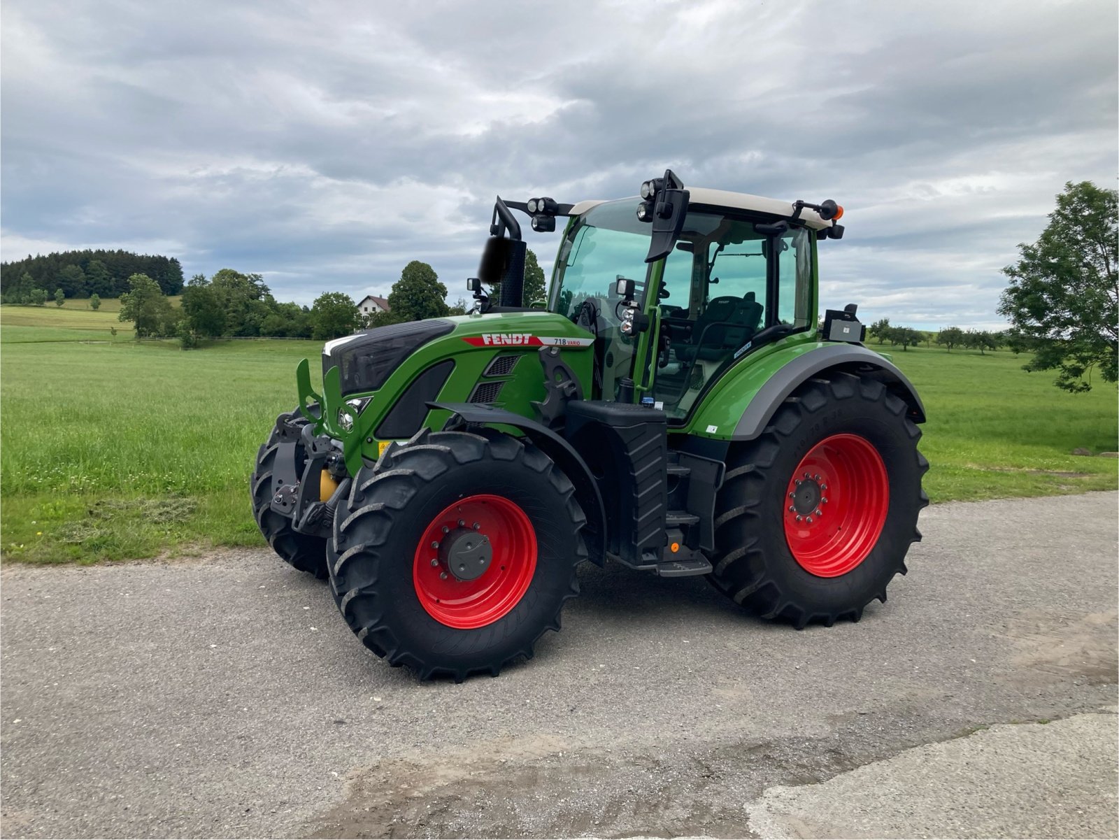 Traktor des Typs Fendt Vario 718 Profi Plus SET 2 GEN 6 720,722,724, Neumaschine in Amtzell (Bild 1)