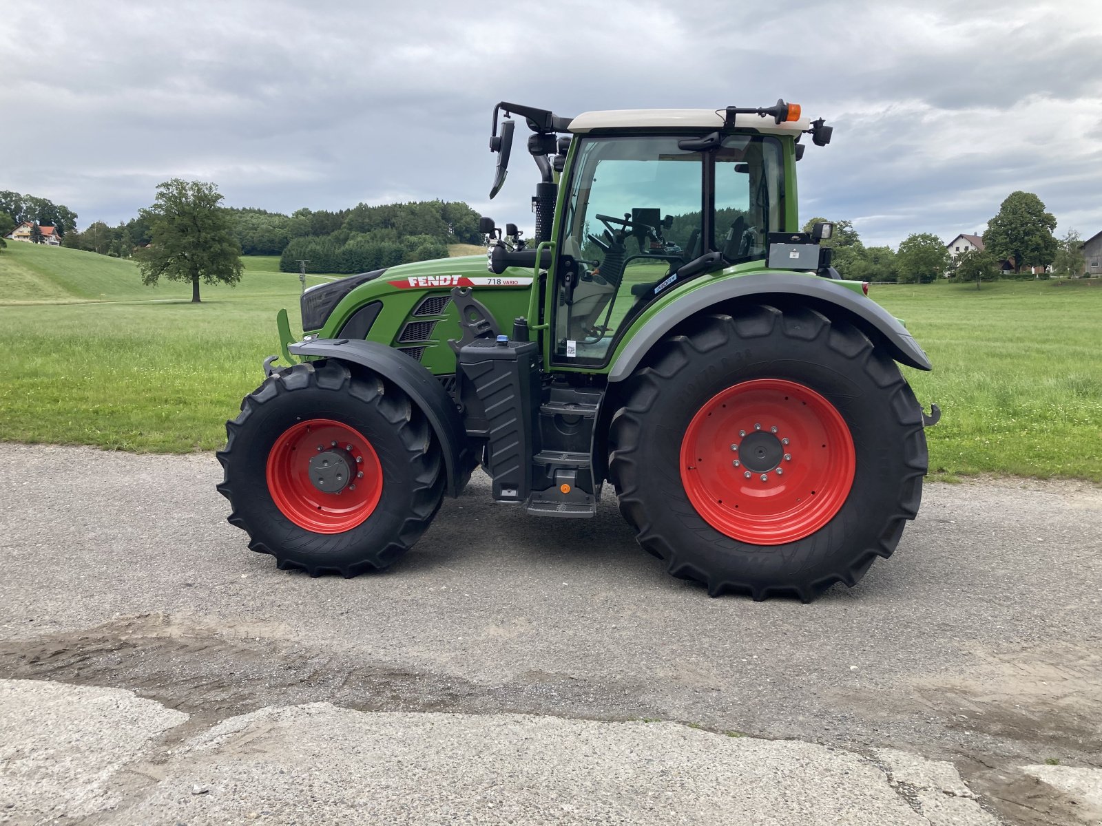 Traktor du type Fendt Vario 718 Profi Plus SET 2 GEN 6 720,722,724, Neumaschine en Amtzell (Photo 2)