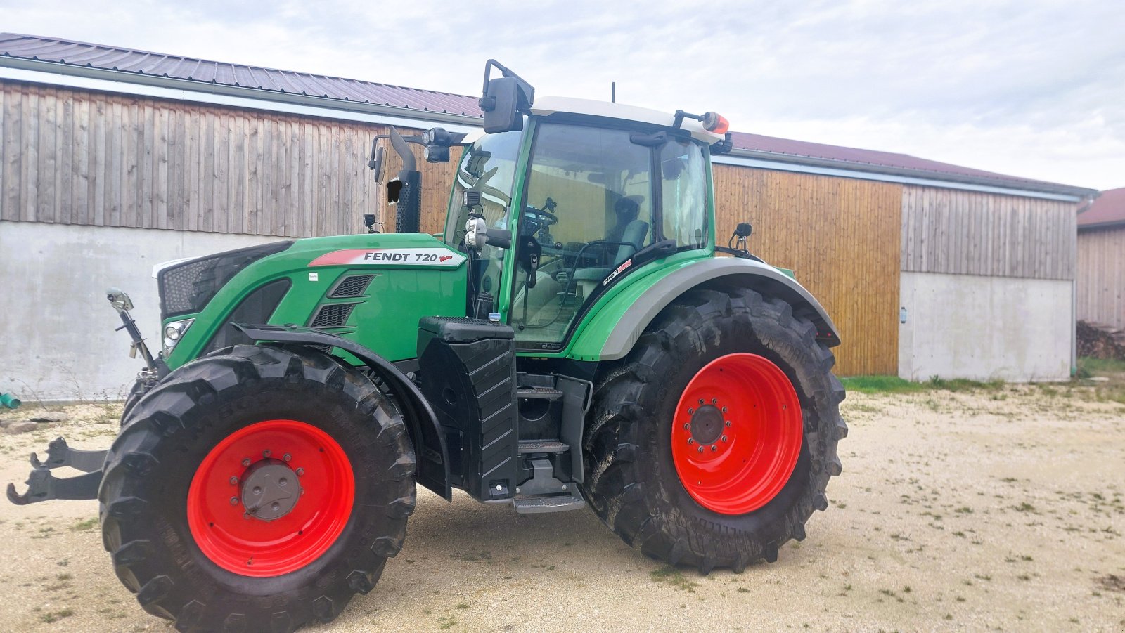 Traktor van het type Fendt Vario 720 S4 Profi Plus, Gebrauchtmaschine in Dinkelscherben (Foto 3)