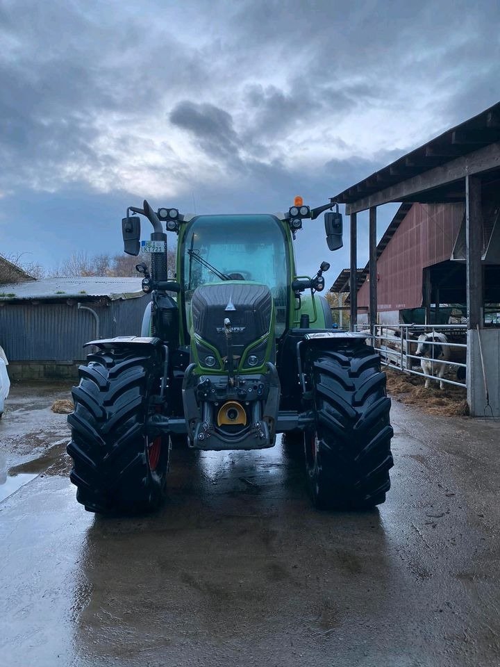 Traktor des Typs Fendt Vario 720 S4, Gebrauchtmaschine in Lohe-Rickelshof (Bild 2)