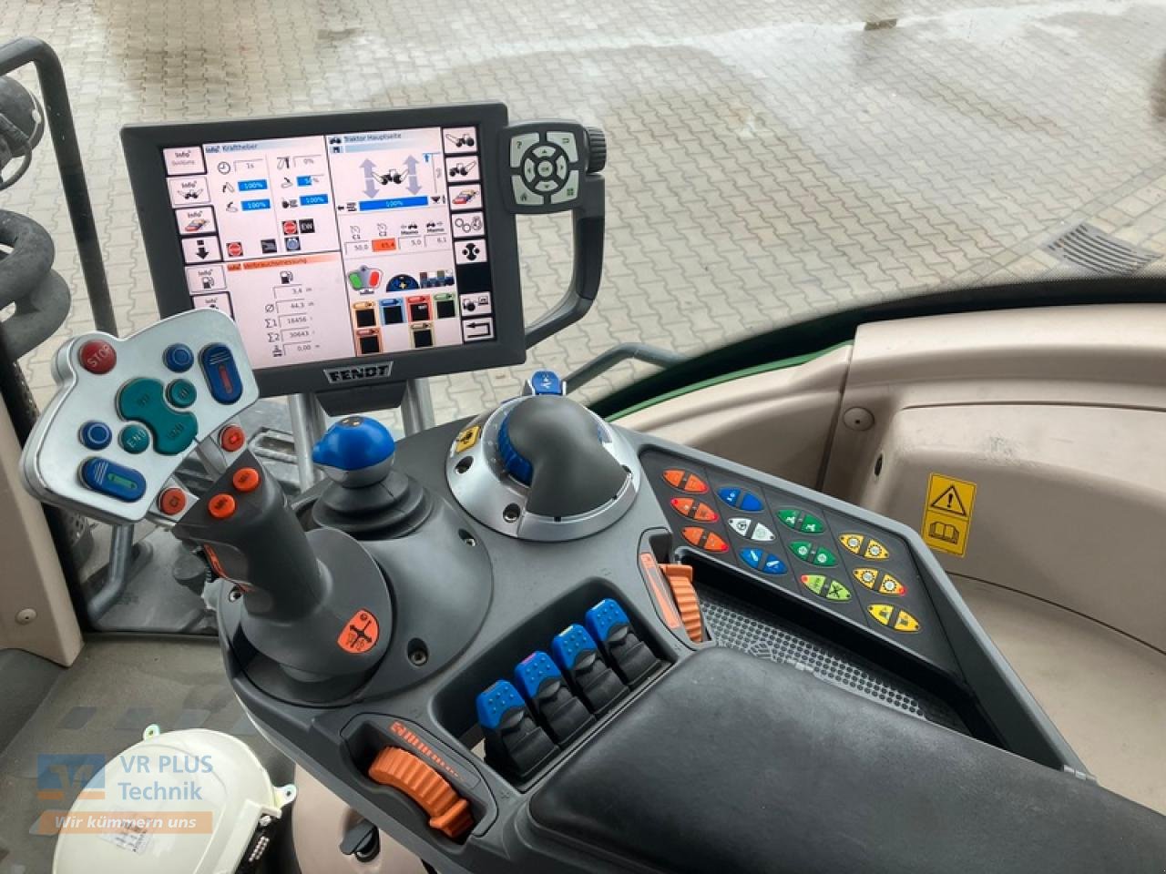 Traktor типа Fendt VARIO 824 GPS // RDA, Gebrauchtmaschine в Osterburg (Фотография 8)