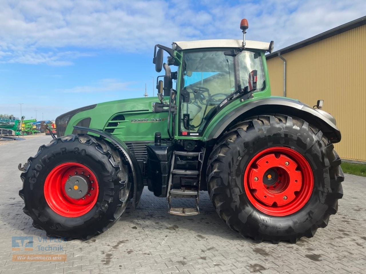 Traktor van het type Fendt VARIO 933 COM III, Gebrauchtmaschine in Osterburg (Foto 2)