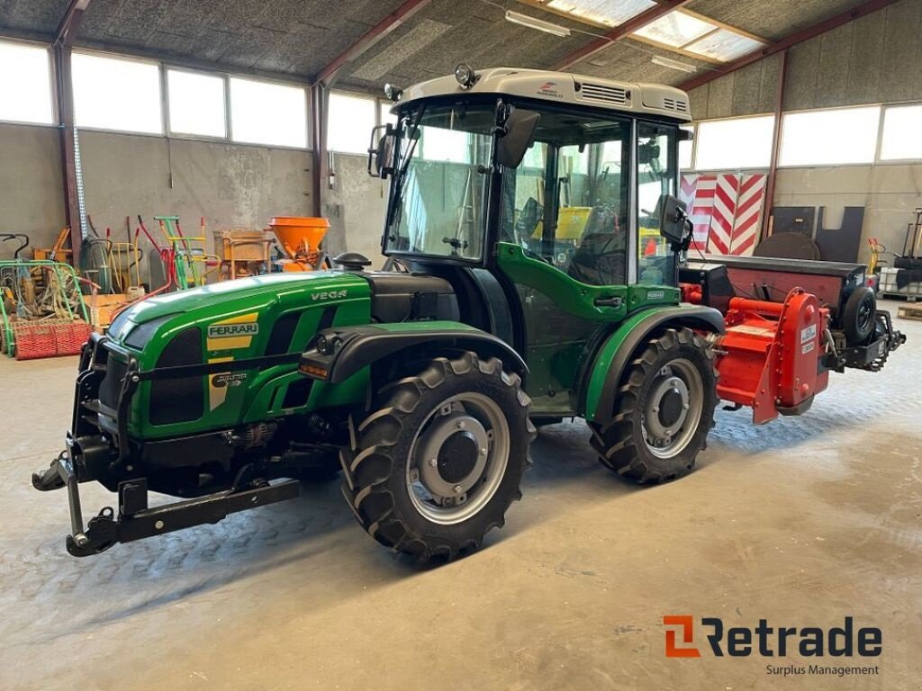 Traktor of the type Ferrari Vega 75 traktor med sten-nedlægger, såmaskine og kost, Gebrauchtmaschine in Rødovre (Picture 3)