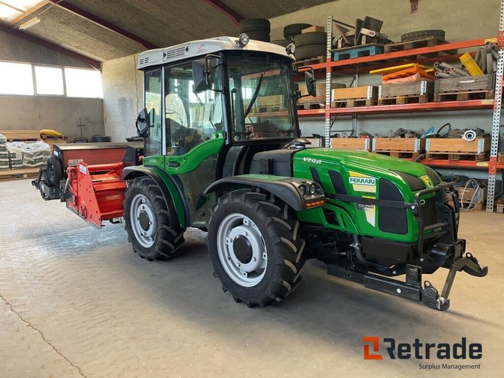 Traktor del tipo Ferrari Vega 75 traktor med sten-nedlægger, såmaskine og kost, Gebrauchtmaschine en Rødovre (Imagen 2)