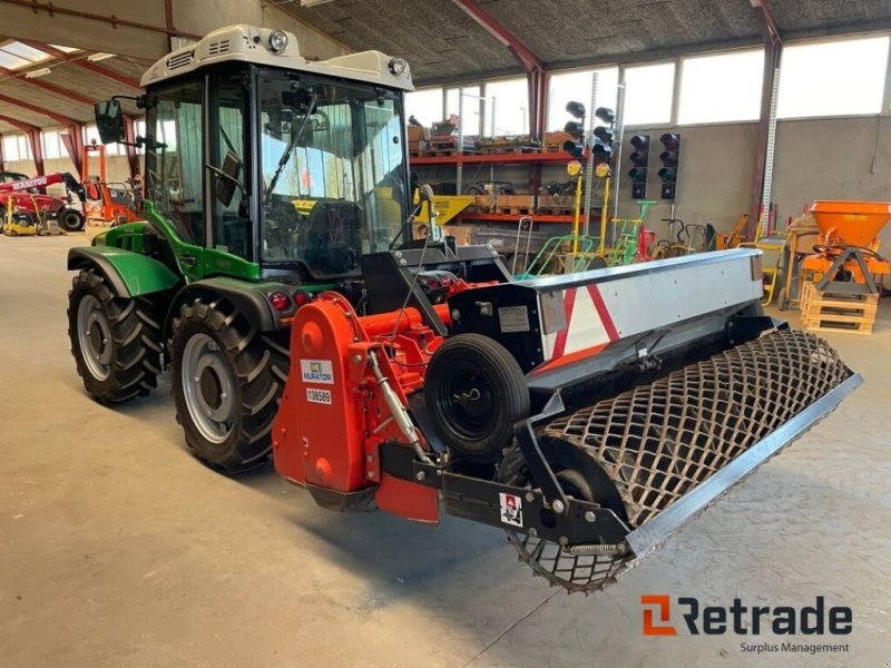 Traktor typu Ferrari Vega 75 traktor med sten-nedlægger, såmaskine og kost, Gebrauchtmaschine v Rødovre (Obrázek 1)