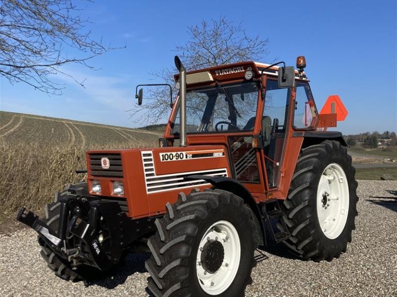Traktor des Typs Fiat 100-90 1994 - 3700 timer - 40 km/t - frontlift - nye dæk - bremser på forhjul, Gebrauchtmaschine in Vejle (Bild 1)