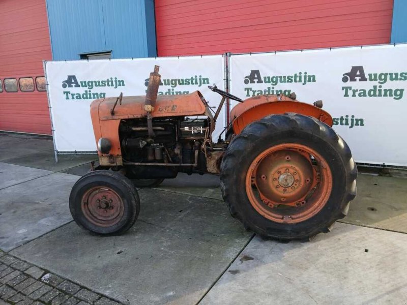 Traktor typu Fiat 411R, Gebrauchtmaschine w Klundert