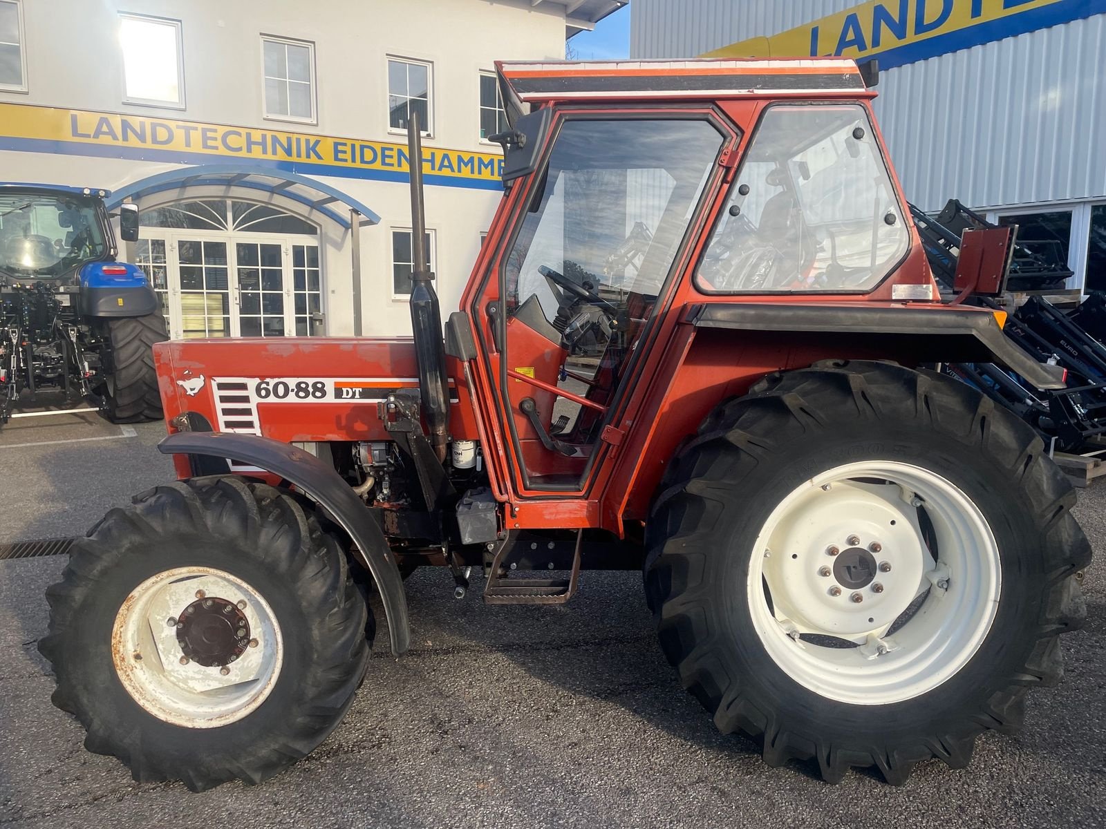 Traktor des Typs Fiat 60-88 DT, Gebrauchtmaschine in Burgkirchen (Bild 4)