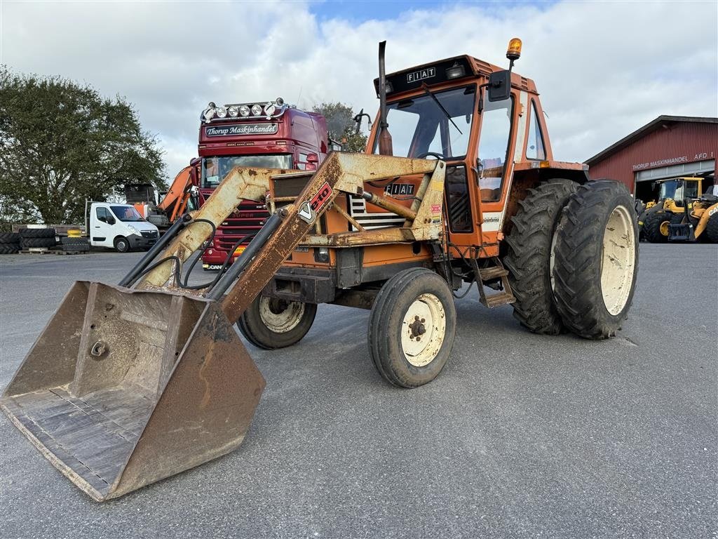 Traktor tip Fiat 780 MED FULDHYDRAULISK FRONTLÆSSER OG TVILLINGEHJUL!, Gebrauchtmaschine in Nørager (Poză 1)