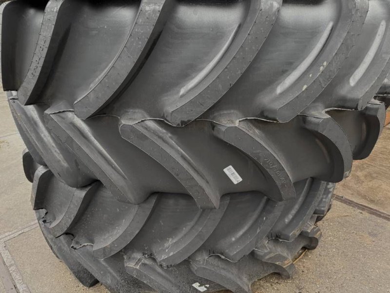 Traktor des Typs Firestone 650/65 R42, Neumaschine in Luttenberg (Bild 1)